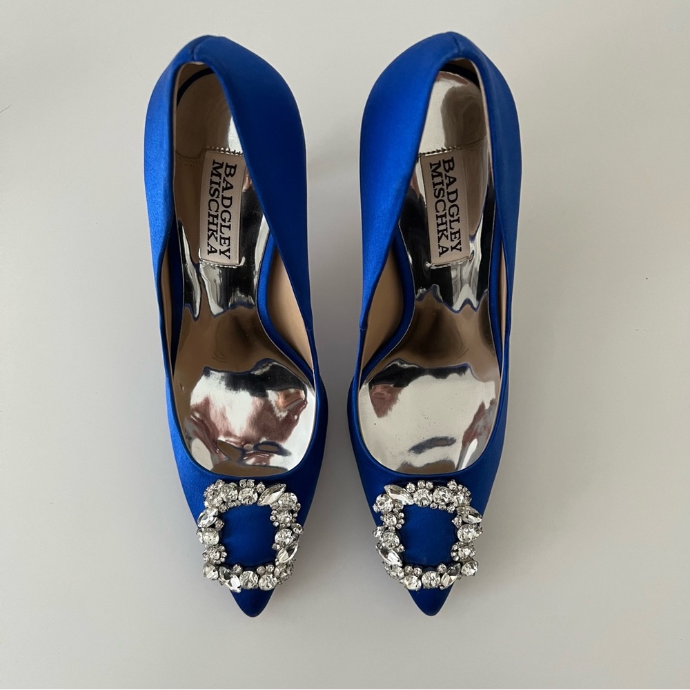 Badgley Mischka Crystal Embellished Pump